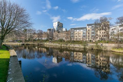 9/8 Sheriff Park, Edinburgh, EH6 6DY