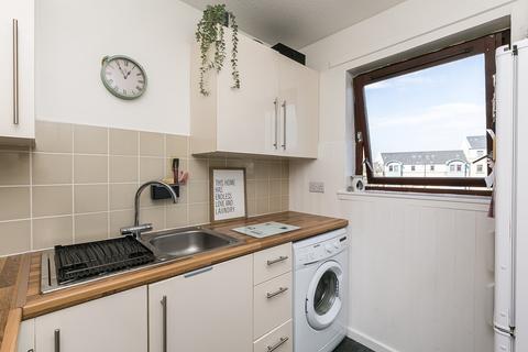 9/8 Sheriff Park, Edinburgh, EH6 6DY