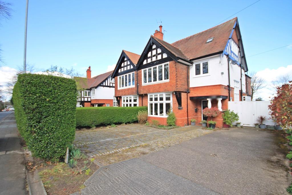 Walton Road, Stockton Heath, Warrington, WA4 5 bed semidetached house £799,000