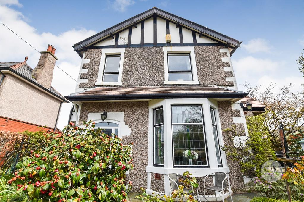 Whinney Lane, Langho, Blackburn, BB6 3 bed detached house for sale £