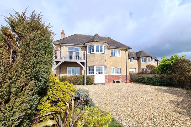 Cliff Road, Hill Head, PO14 5 bed detached house £1,500,000