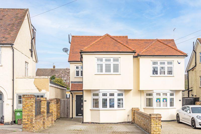 Goffs Lane, Goffs Oak 3 bed semidetached house £699,995