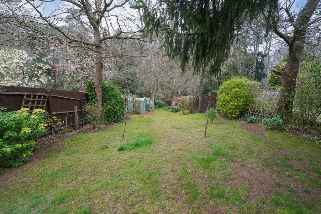 Poplar Close Leighton Buzzard 2 Bed Semi Detached Bungalow £425 000