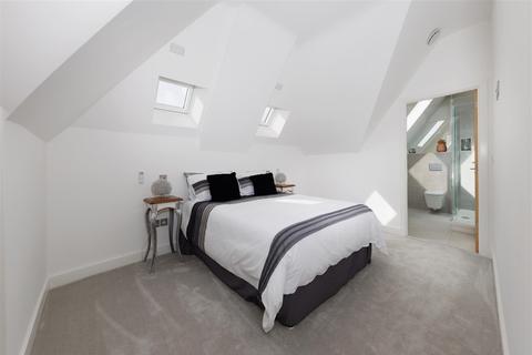2 bedroom penthouse for sale - Guys Cliffe Avenue, Leamington Spa