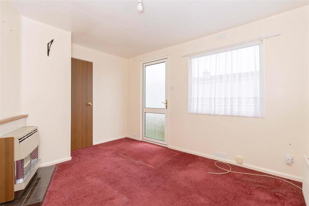 The Broadway, Lancing 2 bed park home £100,000