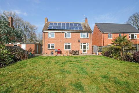 14 Dowding Road, Norwich, NR6 6DD