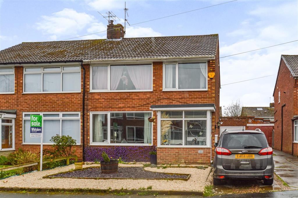Arncliffe Way, Cottingham 3 bed semidetached house £240,000