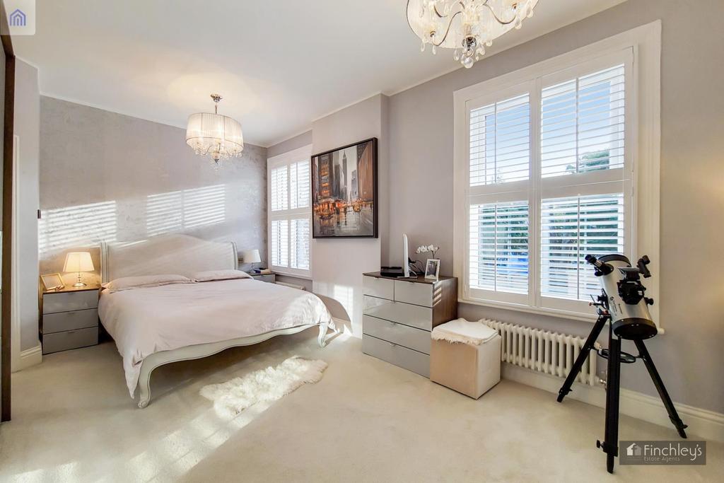 10 Main Bedroom-1.jpg