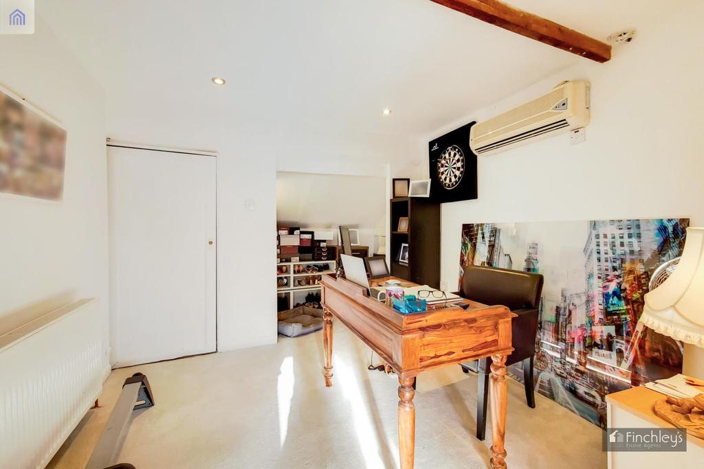 16 Bedroom 2-0.jpg