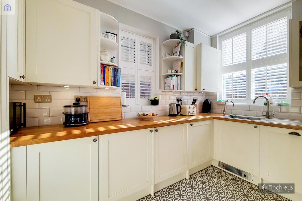 5 Kitchen-2.jpg