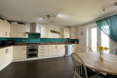 34 Fairfields, Probus, Truro, TR2 4FG