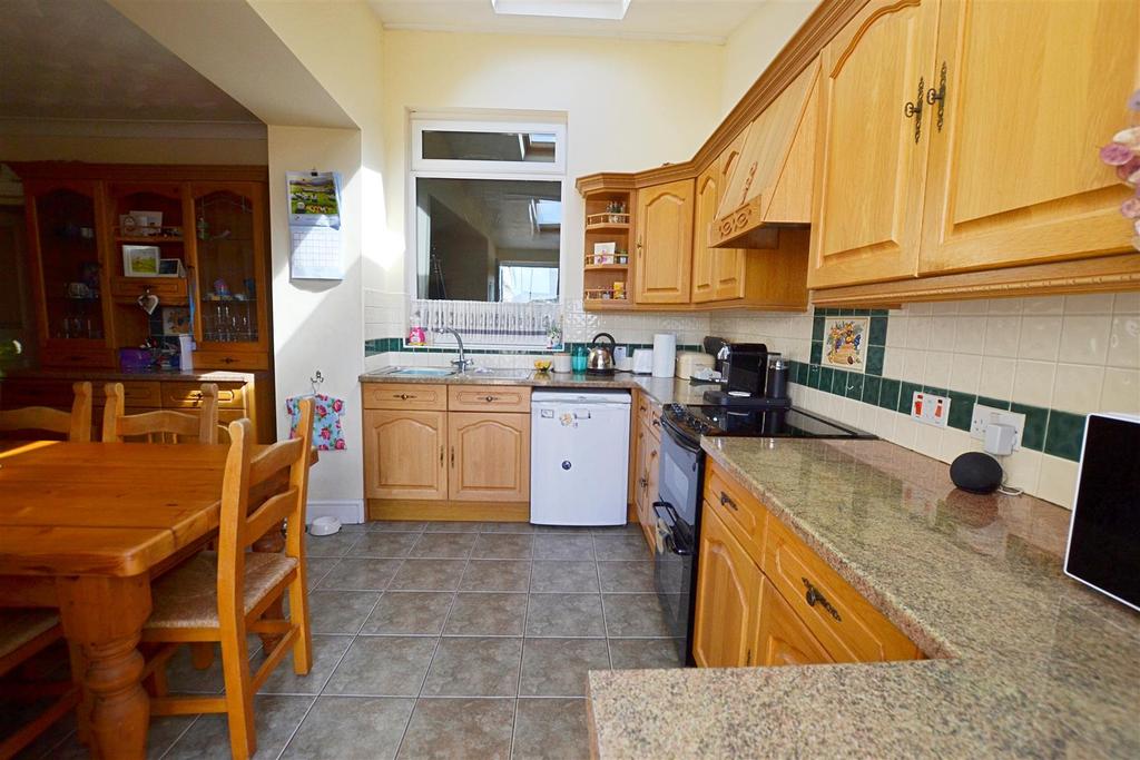 Kitchen,.JPG
