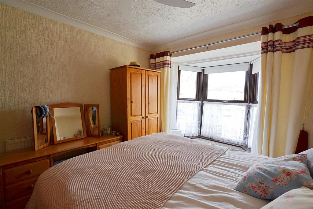 Bed 1..JPG
