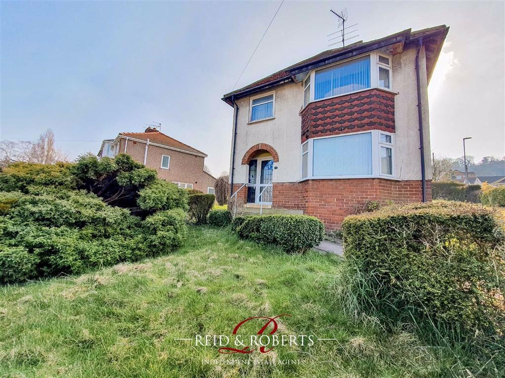 Meadow Bank, Holywell, Flintshire, CH8 3 bed detached house £129,000