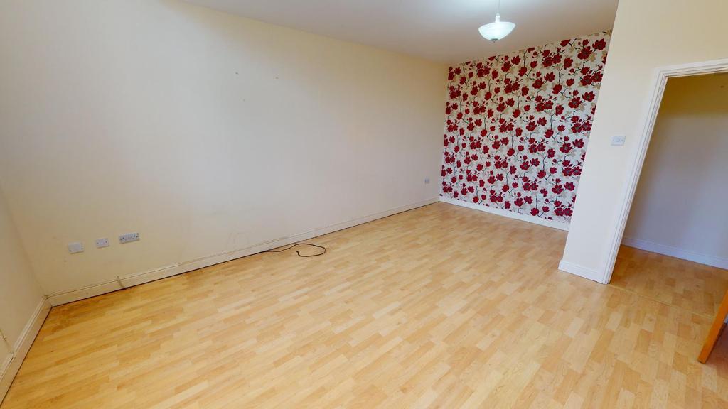 Cowley Hill Lane, St Helens, WA10 2 1 bed flat £85,000