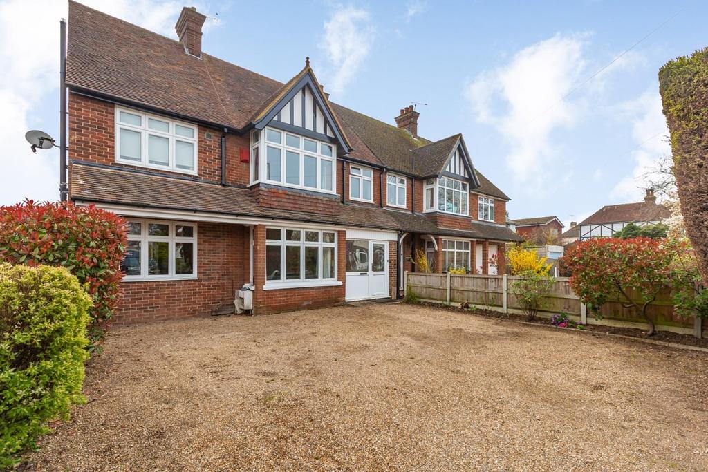 Canterbury Road, Kennington, Ashford TN24 4 bed semidetached house for
