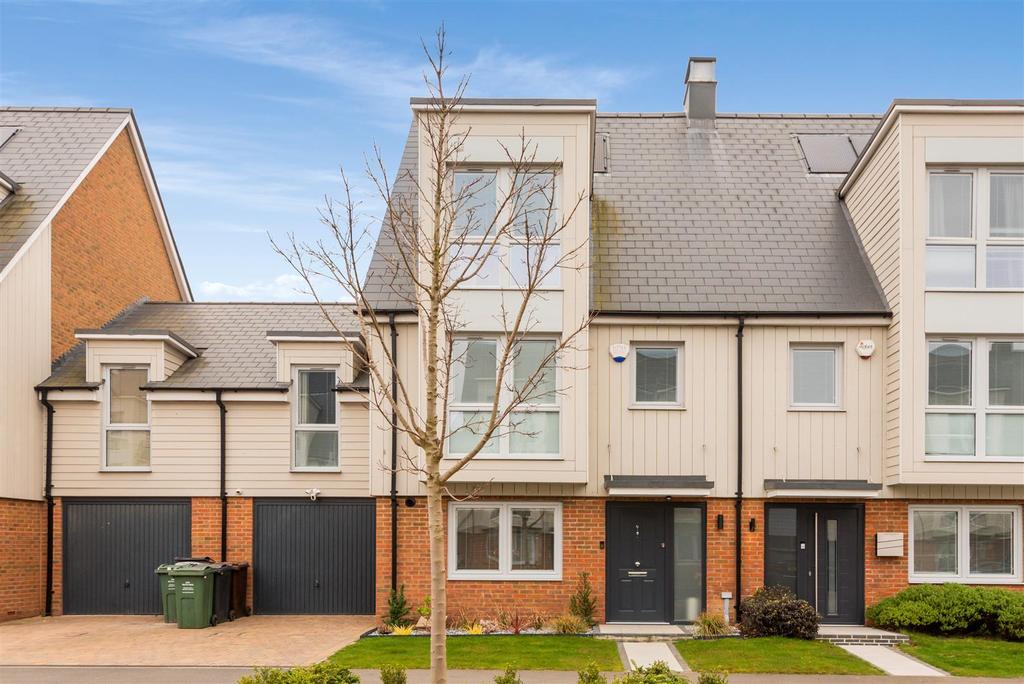 Castleridge Drive, St Clements Lakes... 4 bed house £660,000