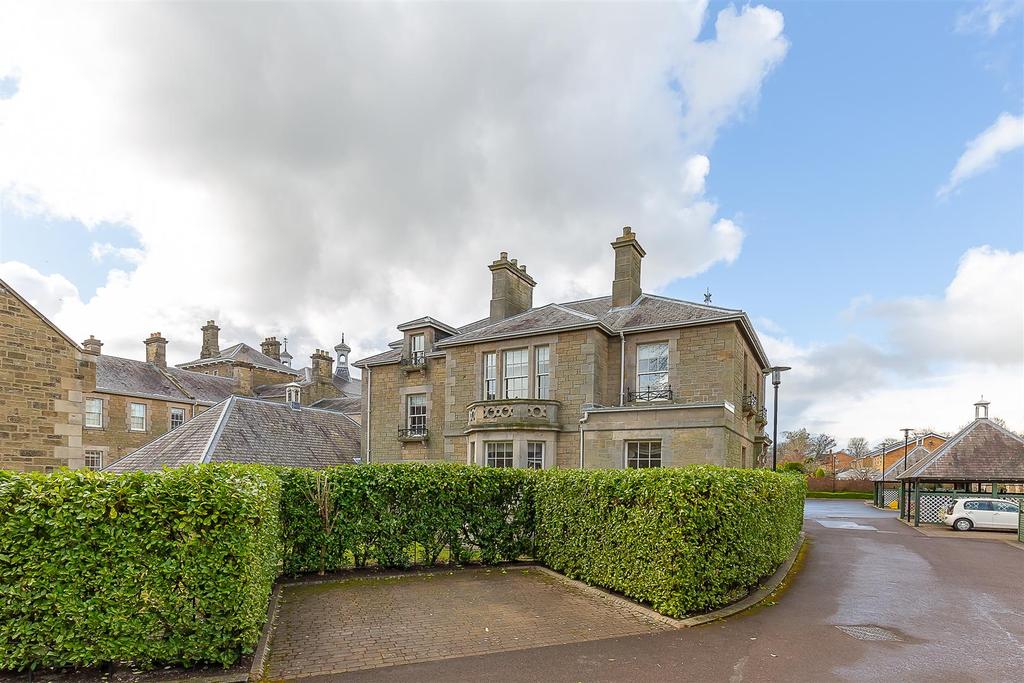 Lanesborough Court, Gosforth... 4 bed end of terrace house £650,000