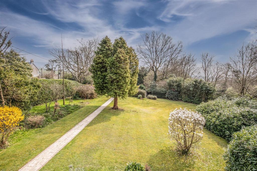 Limes Lane, Buxted, 4 bed detached house £850,000