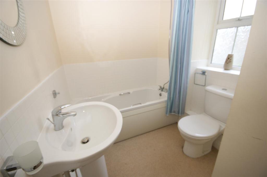 Miller Court, Bailiff Bridge 2 bed flat - £575 pcm (£133 pw)