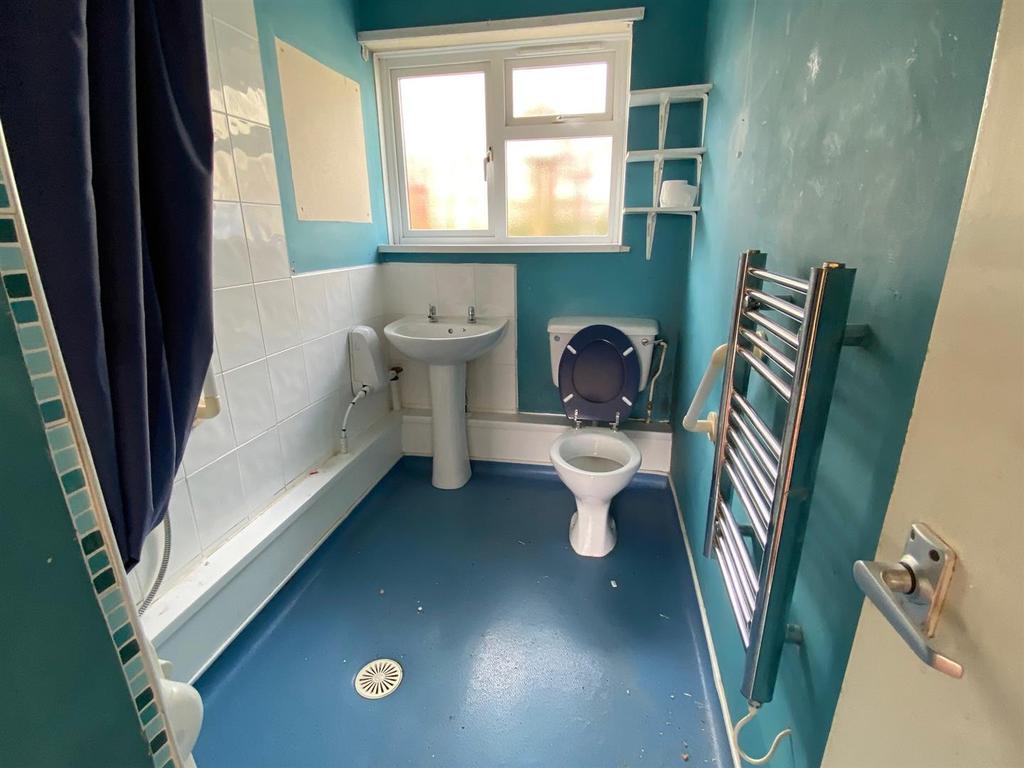 Shower Room.jpg