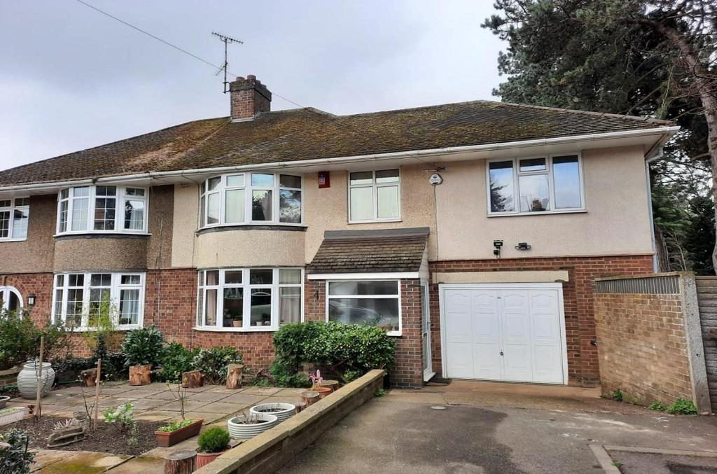 Oaklands Drive, Westone, Northampton... 4 bed semidetached house £