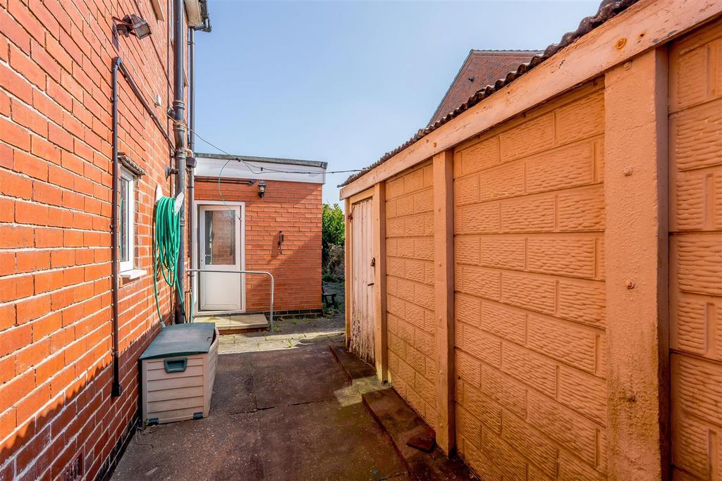 8496477-exterior16.jpg