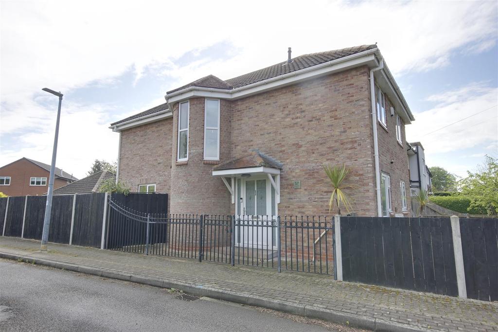 Southwood Road, Cottingham 4 bed detached house £439,950