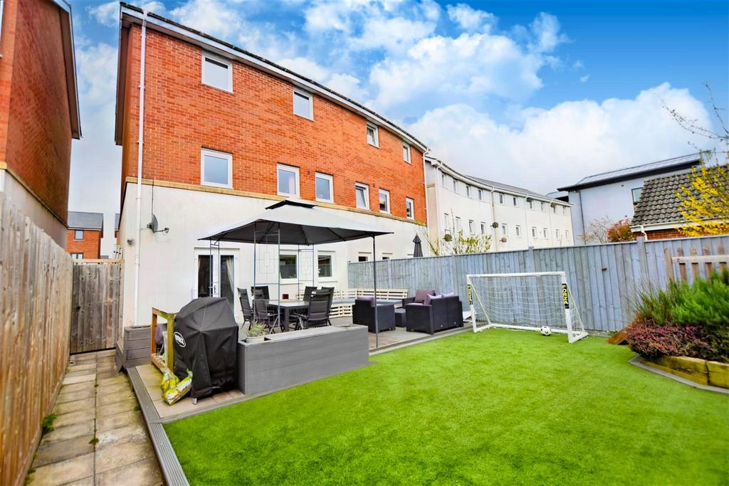 Phoenix Way, Portishead 4 bed townhouse £530,000
