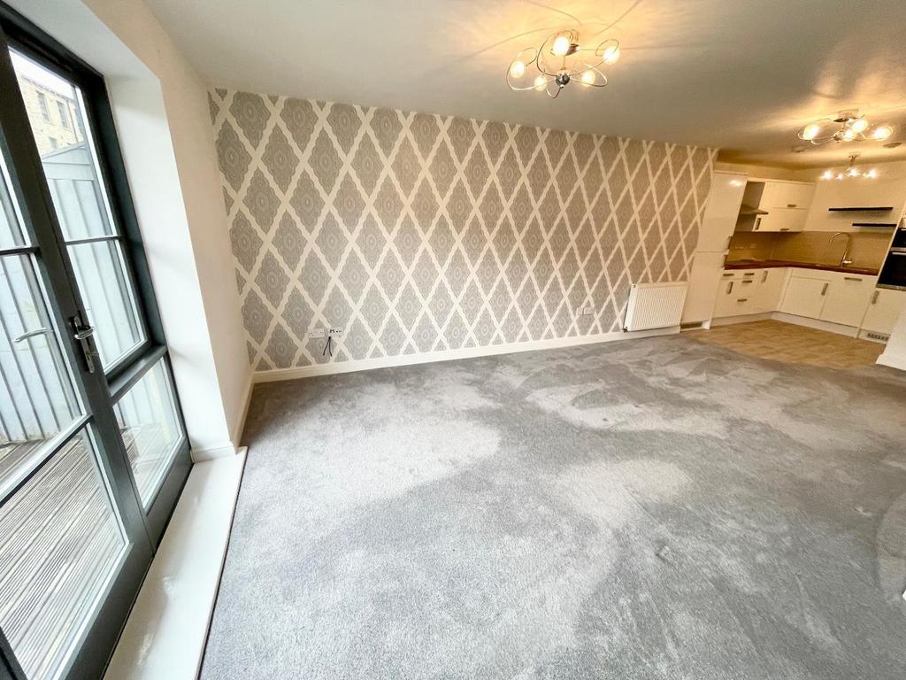 Lounge/Dining Area