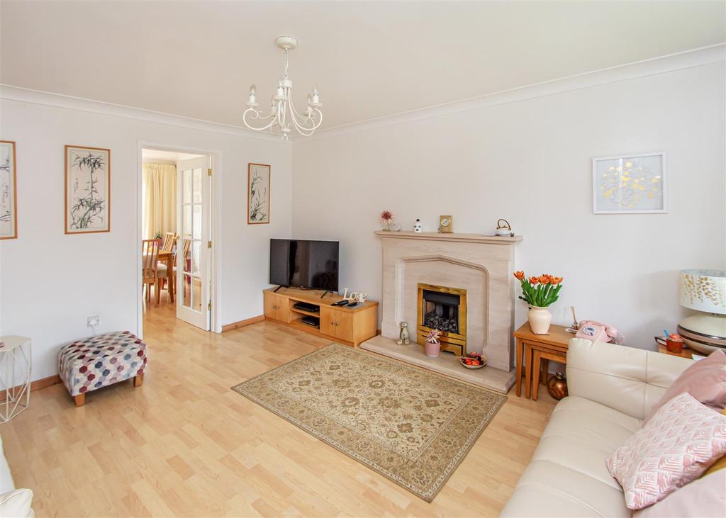 3 Gainsborough Place, Milking Bank, Dudley 3 bed detached house £275,000