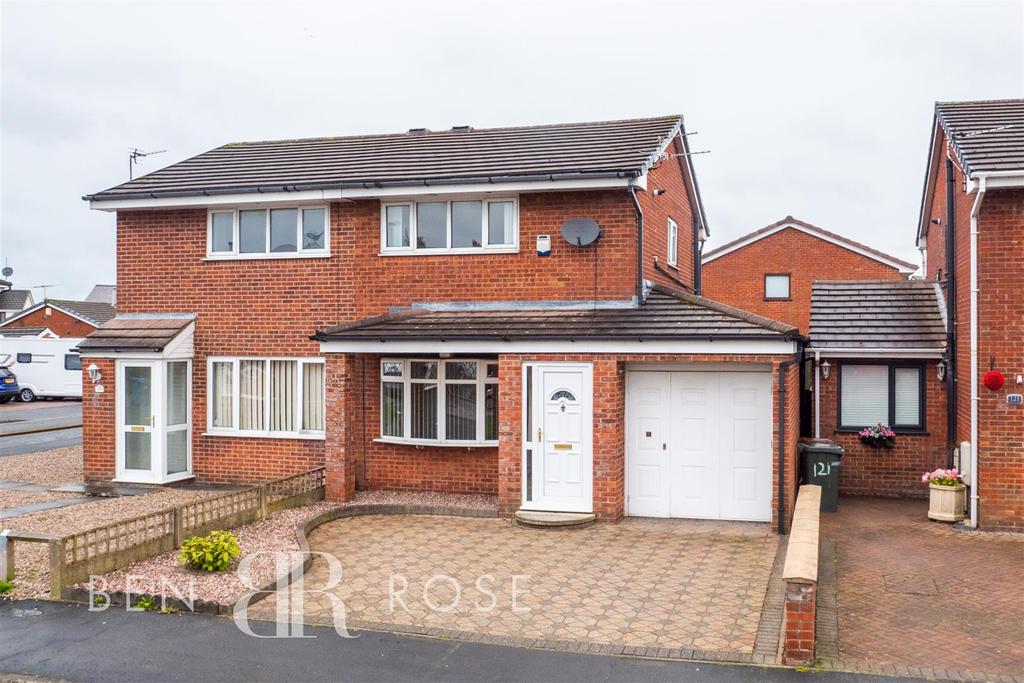 Carrington Road, Adlington, Chorley 2 bed semidetached house £159,995