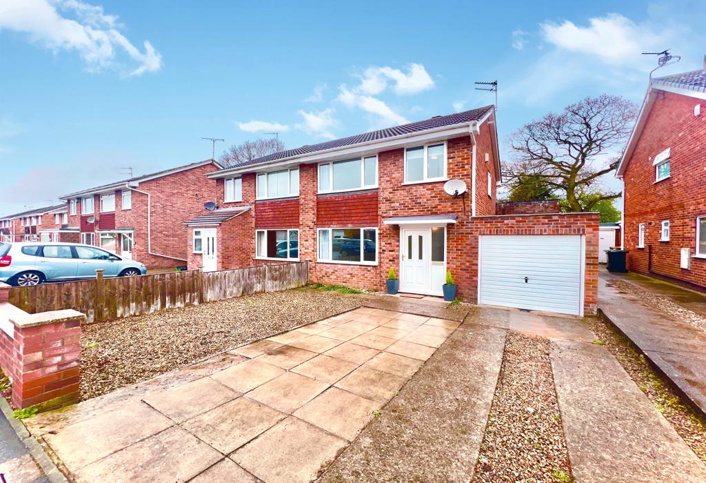 Windsor Drive, Wigginton, York 3 bed semidetached house £1,300 pcm (£300 pw)