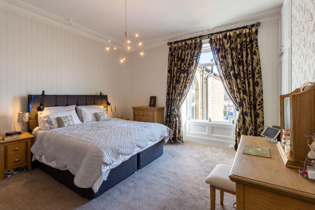Bedroom 2 (Double)