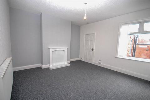 3 bedroom flat to rent, Balmoral Gardens, North Shields