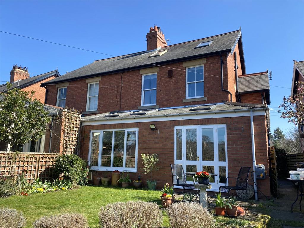 Park Avenue, Hexham, Northumberland... 3 bed semidetached house £500,000
