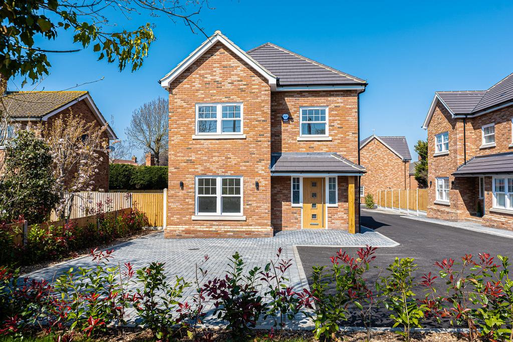 Folly Lane, Hockley, SS5 5 bed detached house for sale £750,000