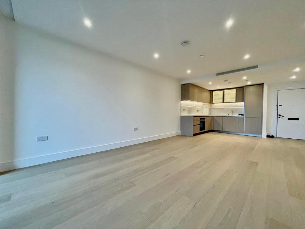 Bowden House, Price Of Wales Drive, Battersea, SW11 1 bed flat £2,500