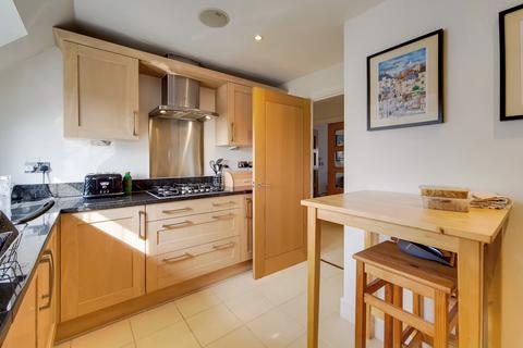 3 bedroom apartment to rent, Camborne Road, Sutton, SM2