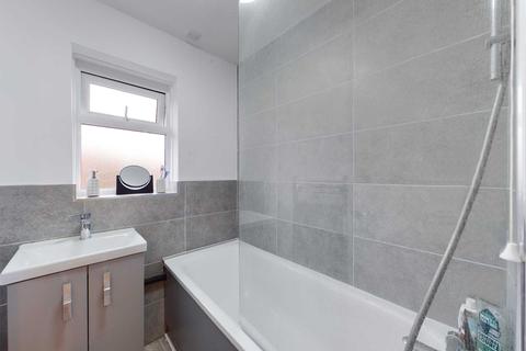 2 Fallowfield Walk, Hemel Hempstead, HP1 3NZ