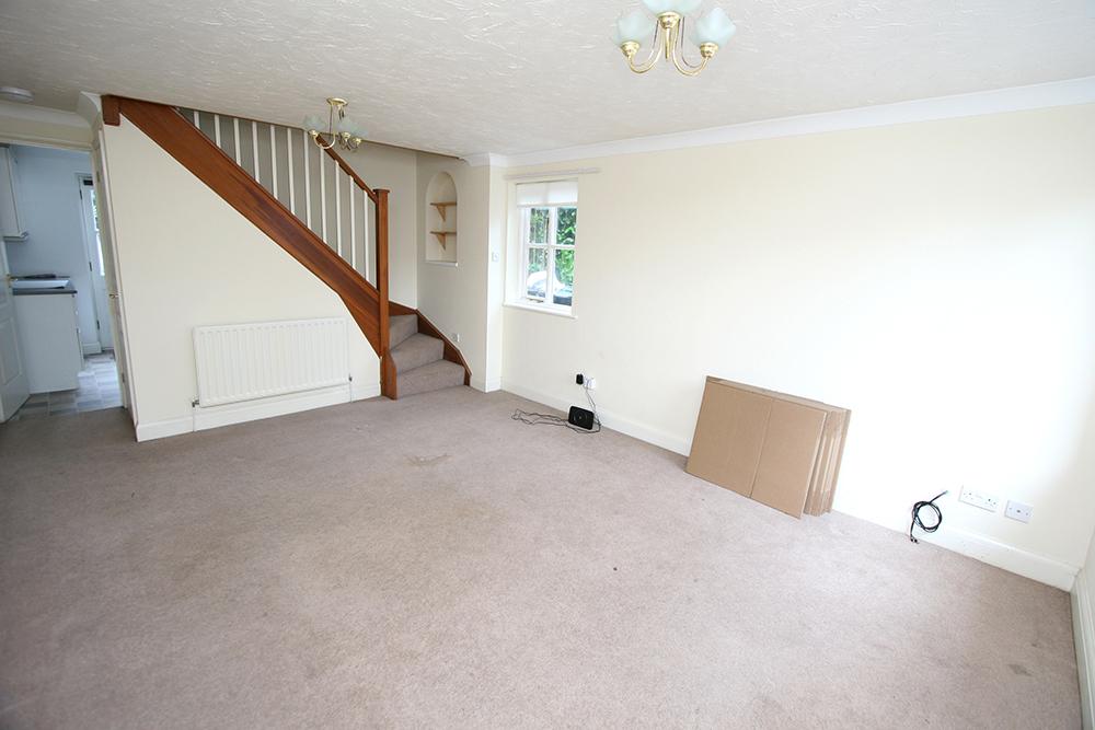 William Judge Close, Tenterden TN30 2 bed semidetached house £1,000