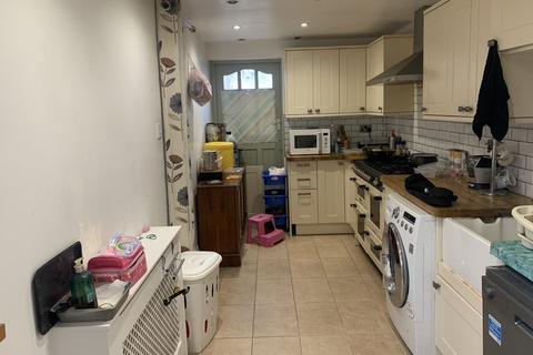 10 Norman Crescent, Hounslow, TW5 9JS