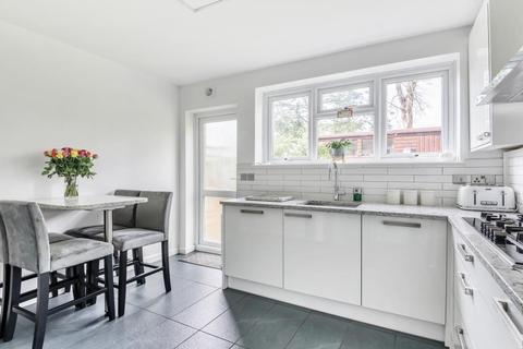 21 Malcolm Court, Stanmore, HA7 4HN