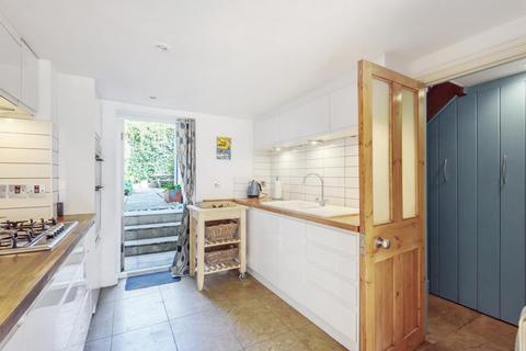 49 Walcot Square, London, SE11 4UB