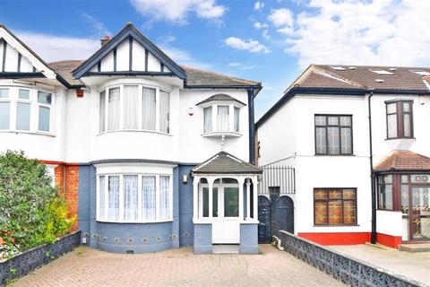93 Woodford Avenue, Ilford, IG2 6UX