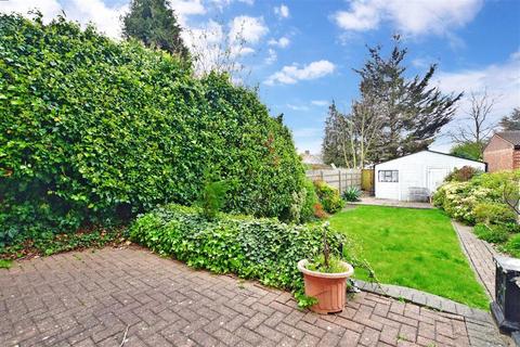 93 Woodford Avenue, Ilford, IG2 6UX