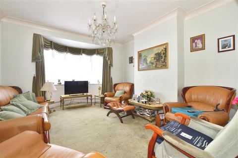 93 Woodford Avenue, Ilford, IG2 6UX