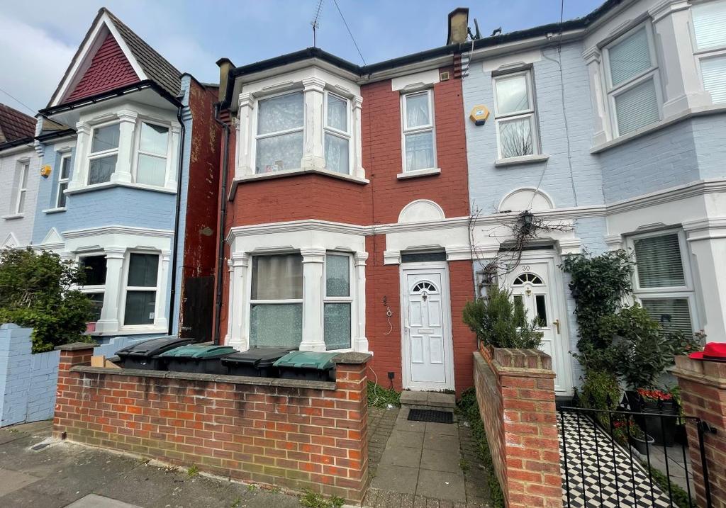 32 Dunbar Road, Wood Green, London... 3 bed end of terrace house £450,000