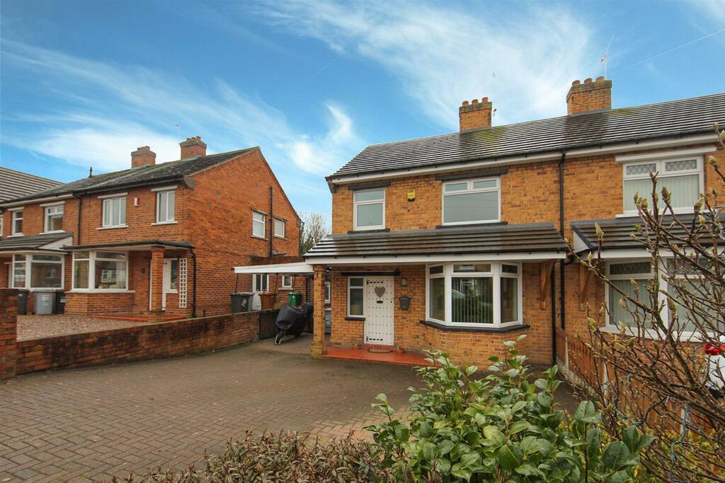 Jackson Avenue, Nantwich, Cheshire 3 bed semidetached house £239,995