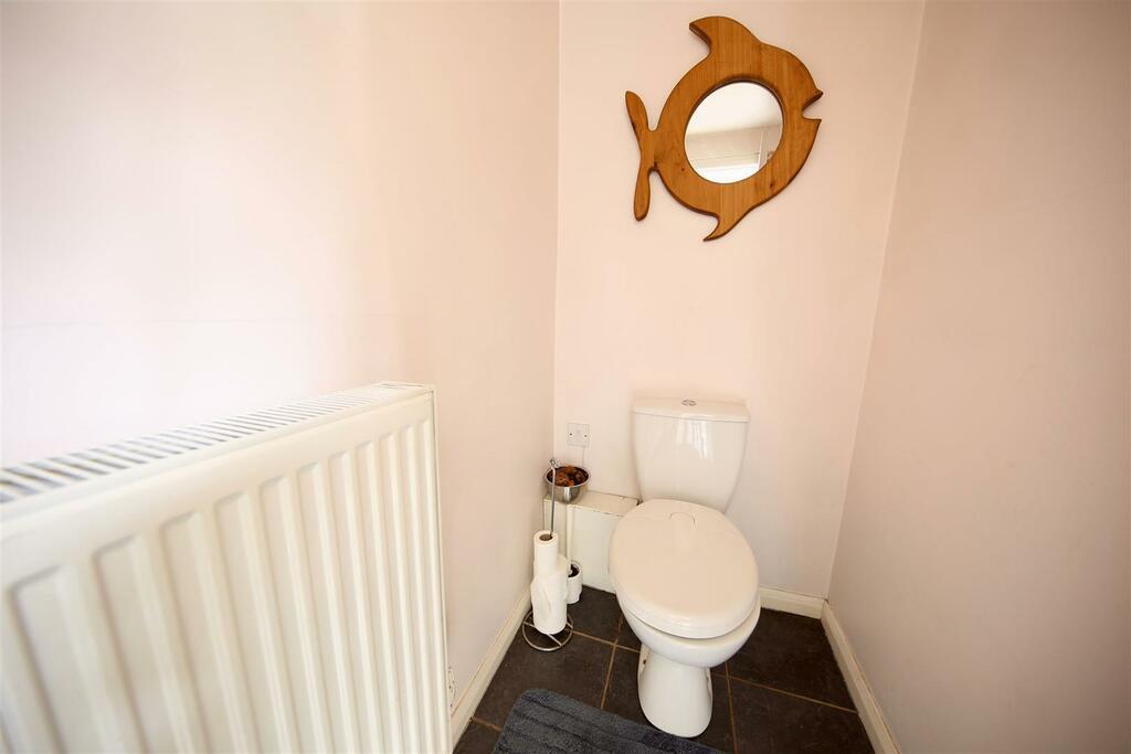 Jackson Avenue, Nantwich, Cheshire 3 bed semidetached house £239,995